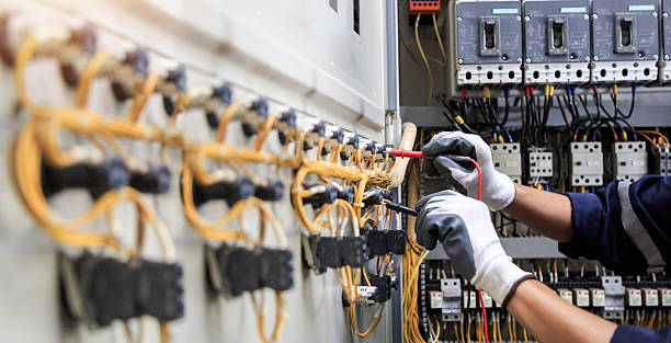 Professional Electrician technician working in Tipton, CA